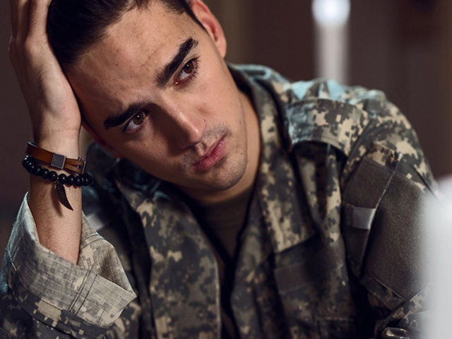 اختلال PTSD حوادث طبیعی، مخصوصا PTSD پیچیده، در میان سربازان جنگ شایع است.